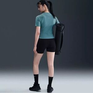 NWT Nikes women’s Zenvy blue ribbed shirt Large $70